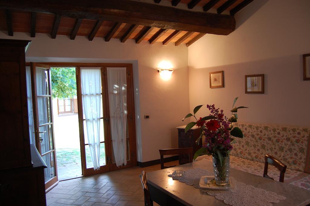 Agriturismo Casagrande Montepulciano Stazione Habitación foto